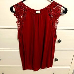 Floral accented tank top